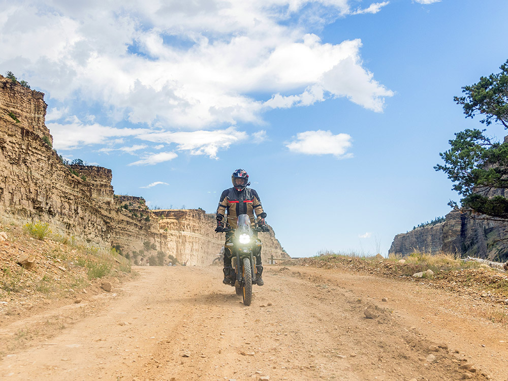 Royal Enfield 450 Himalayan Adventure Motorcycle, adventure motorcycle, overlanding motorcycle, dual sport motorcycle, dirt bike, India, himalayan, himlalays, panniers, crash bars,