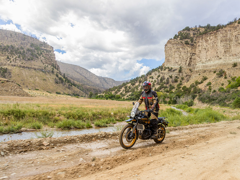 Royal Enfield 450 Himalayan Adventure Motorcycle, adventure motorcycle, overlanding motorcycle, dual sport motorcycle, dirt bike, India, himalayan, himlalays, panniers, crash bars,