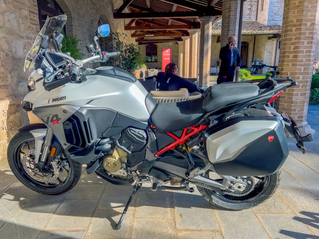 Ducati Multistrada V4 S, Ducati adventure bike, ADV bike, Ducati, off-road motorcycle, adventure motorcycle,